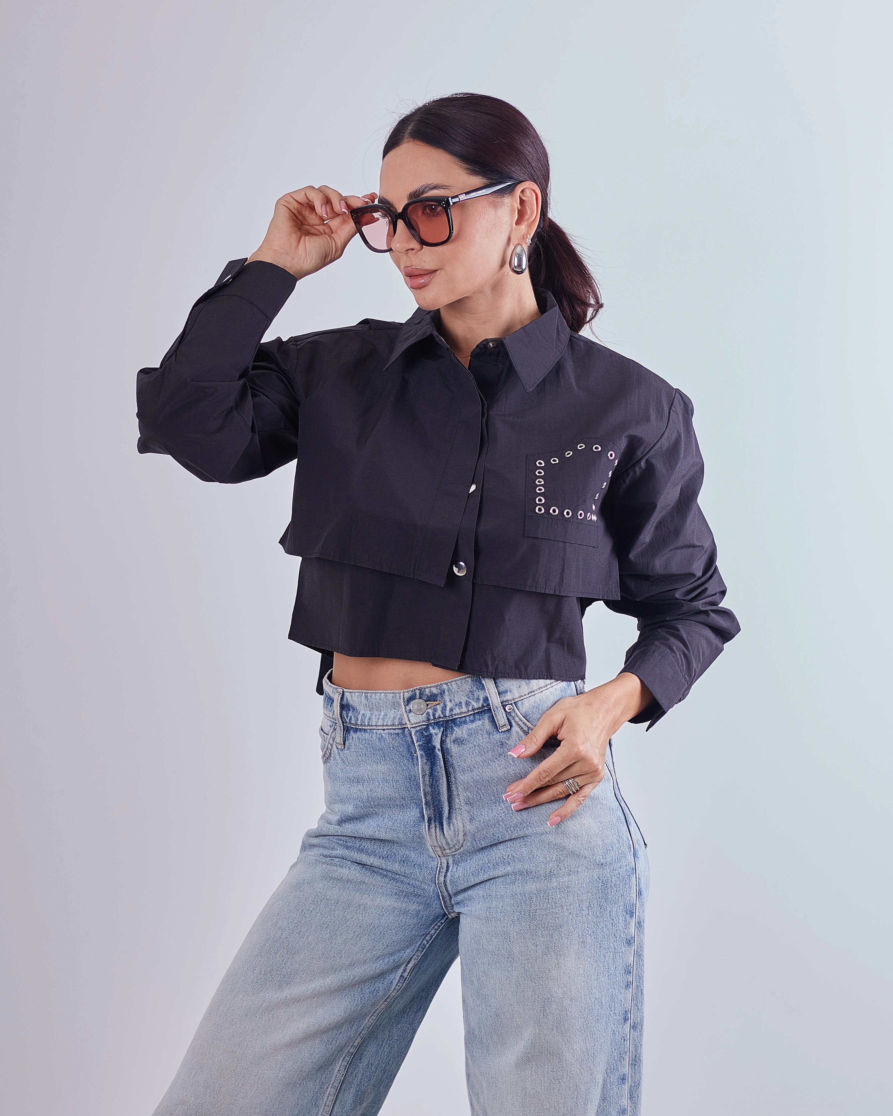 Black croptop w/ reverse pocket